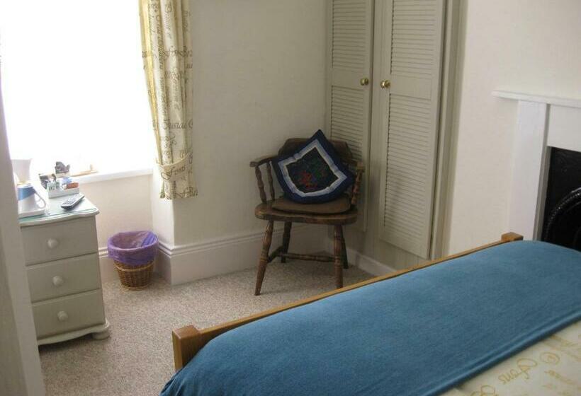 پانسیون Acorns Guest House