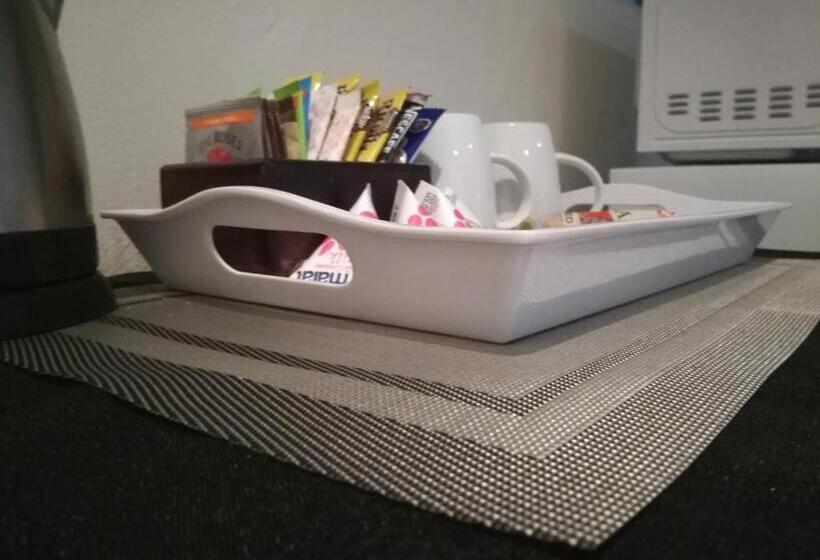 פנסיון Avalon Guest House