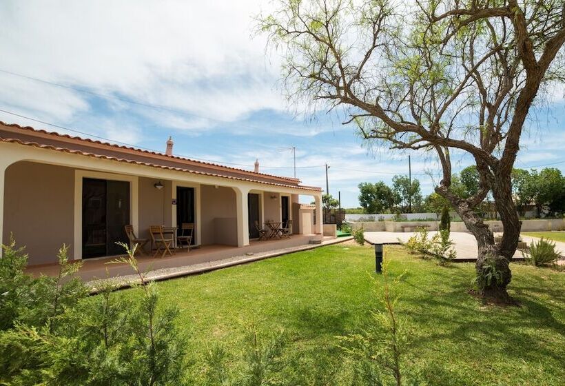 پانسیون Casa Rosa Montes