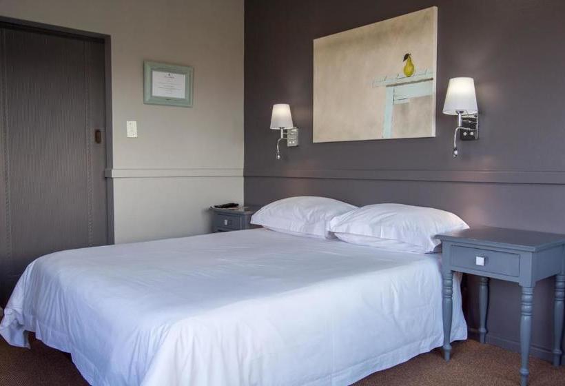 بنسيون Edward Charles Manor