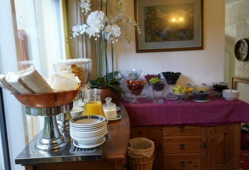 פנסיון Marlborough Guest House B & B