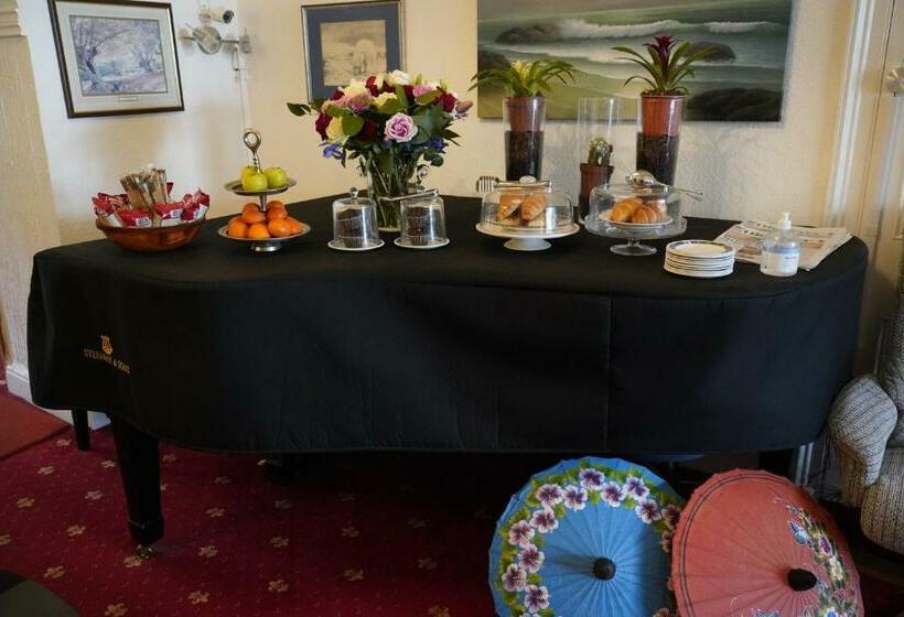 פנסיון Marlborough Guest House B & B