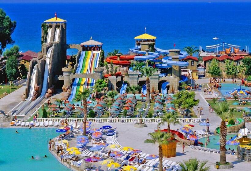 Risus Beach Resort