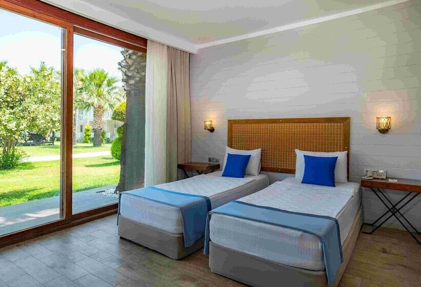 Risus Beach Resort