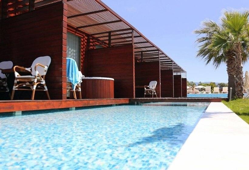 Risus Beach Resort