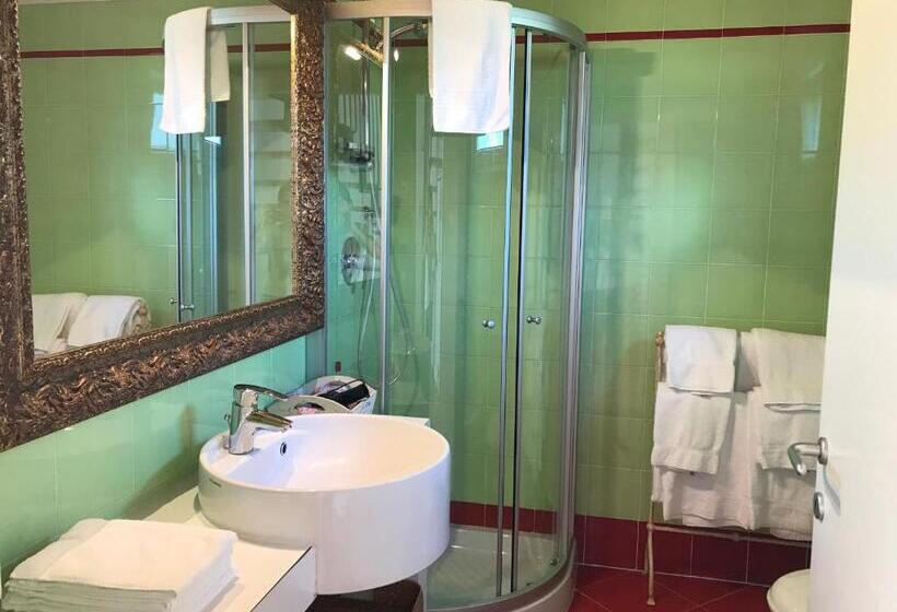 هتل Agriturismo Maso Bergot