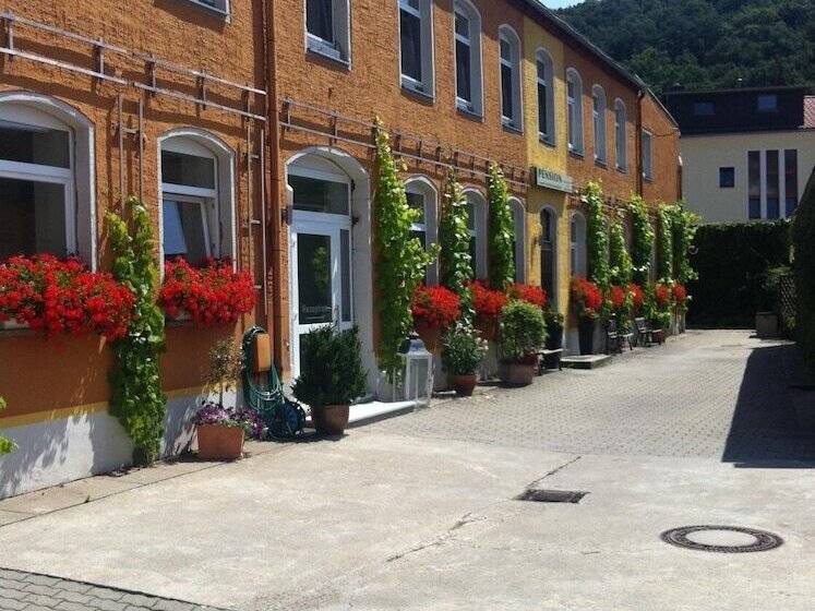 هتل An Der Porzellan Manufaktur Pension