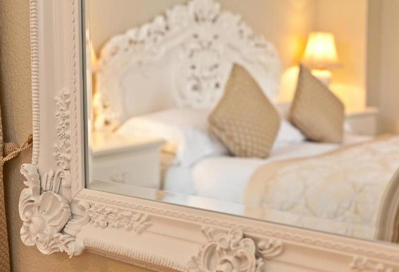 ペンション Chestnuts Guest House