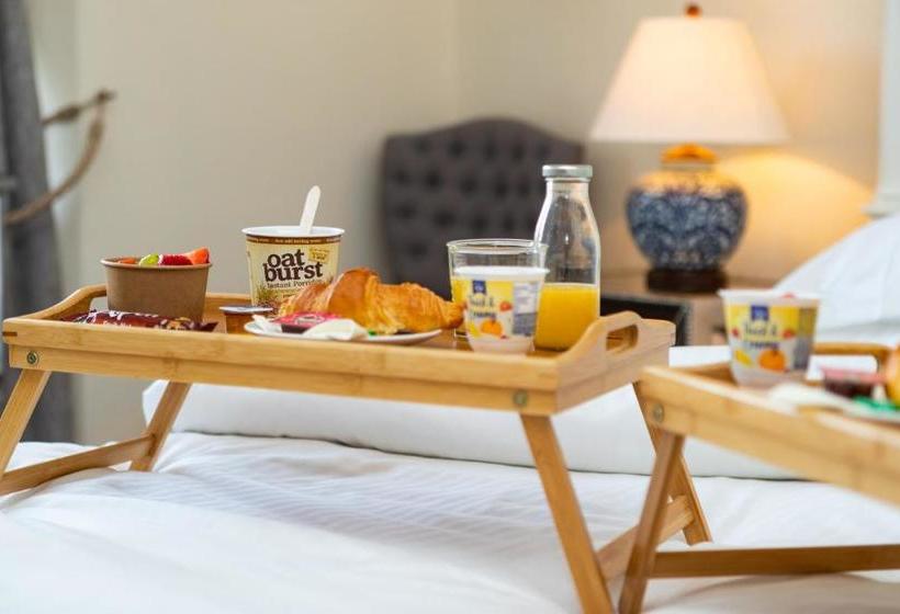 ペンション Chestnuts Guest House