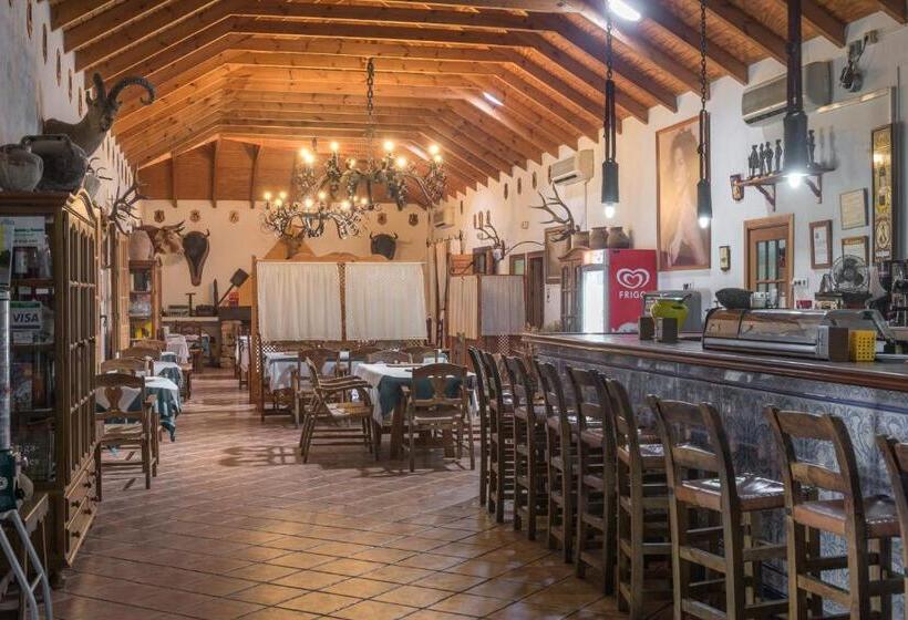پانسیون Cortijo Los Monteros