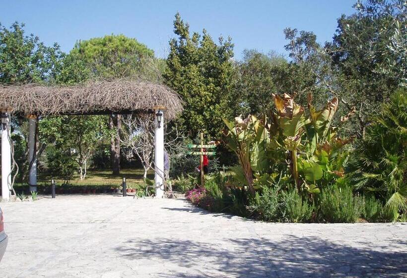 پانسیون Cortijo Los Monteros