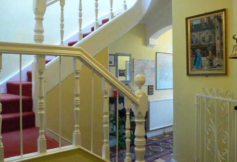 پانسیون Drumorne Guest House