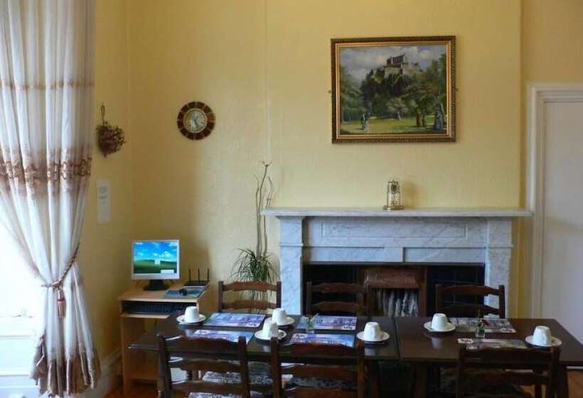 پانسیون Drumorne Guest House