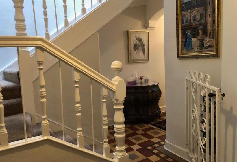 پانسیون Drumorne Guest House