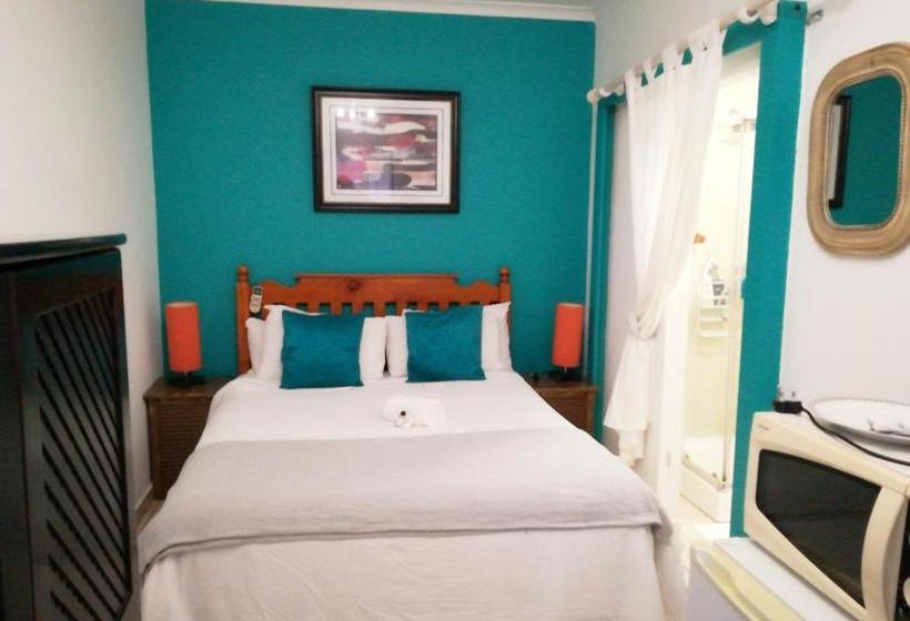 Пансион La Familia Guest House