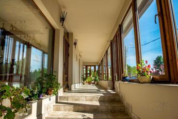پانسیون Panoramic Cetatuie