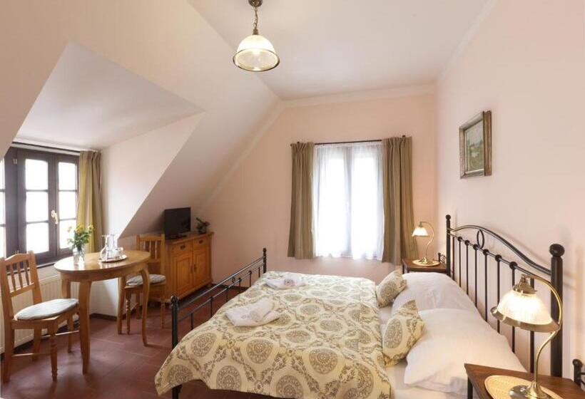 پانسیون Penzion Na 15. Poledníku