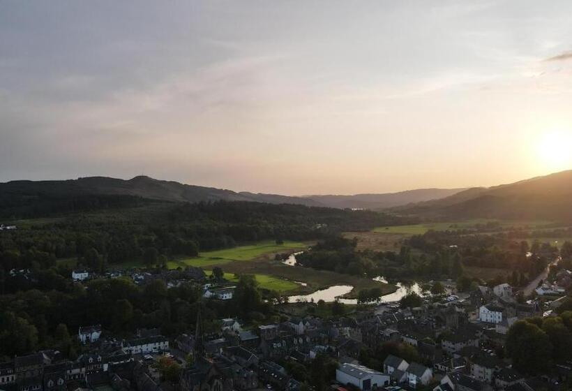 بنسيون The Knowe Guest House