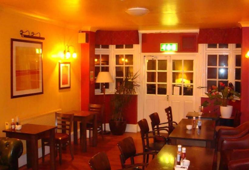 Пансион The Royal Standard Guest House