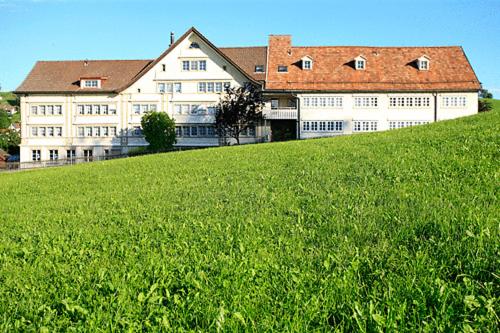 هتل Am Schönenbühl