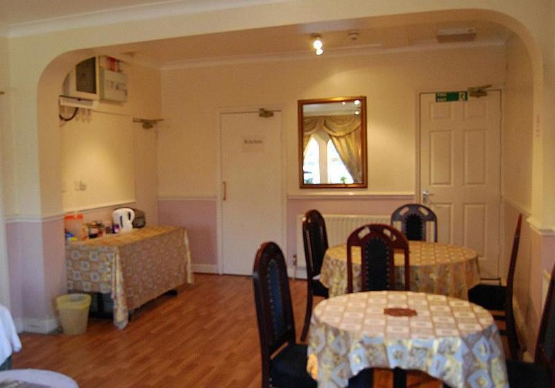 پانسیون Hillingdon Lodge