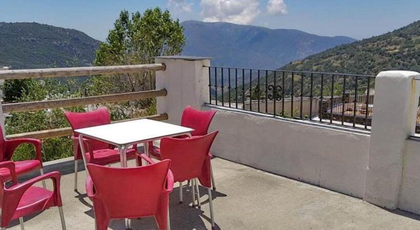 بنسيون Hostal El Cascapeñas De La Alpujarra