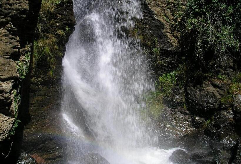 بنسيون Hostal El Cascapeñas De La Alpujarra