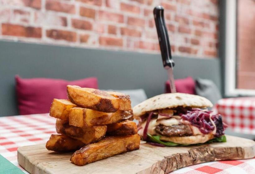 بنسيون The Limes