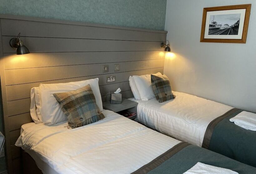 Пансион West Port