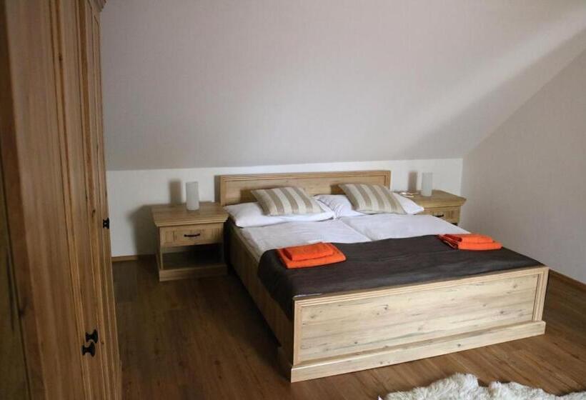 بنسيون Zámecký Penzion Rotunda