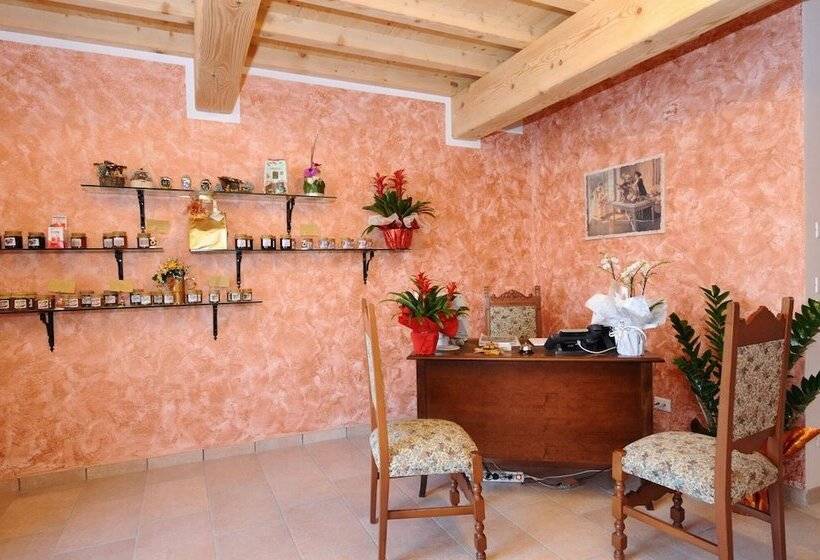 ホテル Agriturismo Corte La Sacca