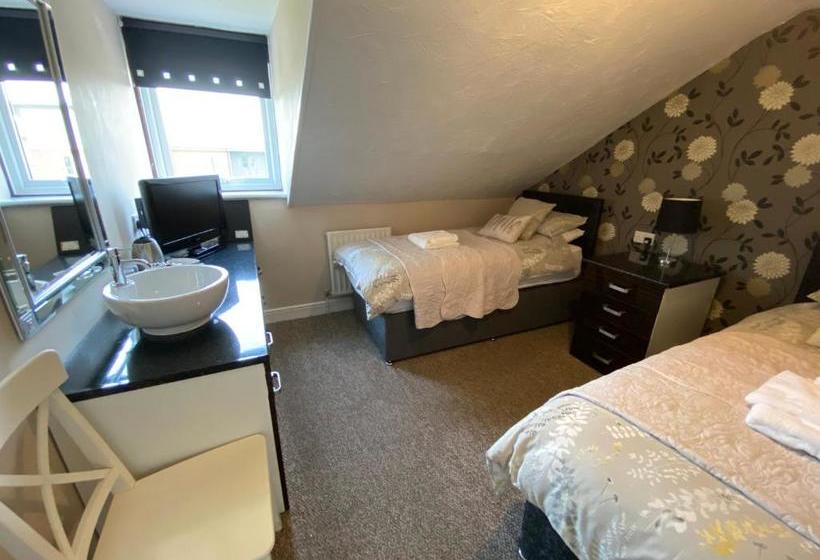פנסיון Braeside Guesthouse
