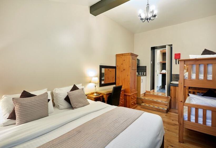 Пансион Conifers Guest House
