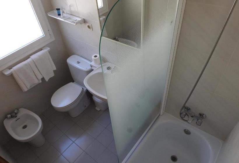 بنسيون Hostal Noray