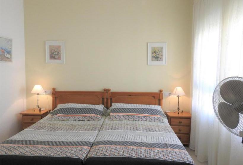 بنسيون Hostal Noray