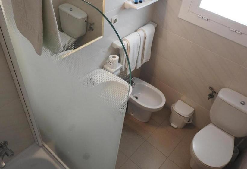 بنسيون Hostal Noray