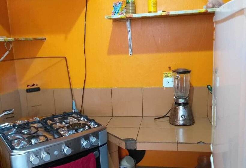 پانسیون Whipala Hostal