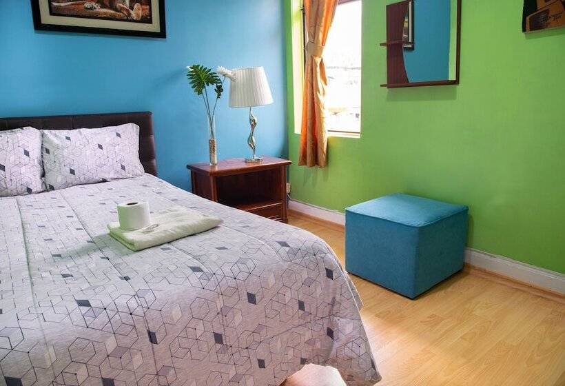 پانسیون Whipala Hostal