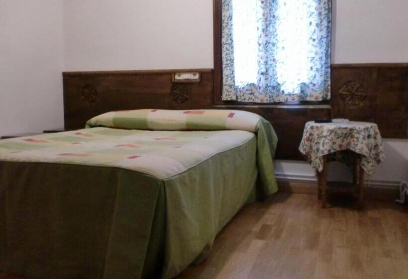 پانسیون Pensió I Apartaments La Bordeta