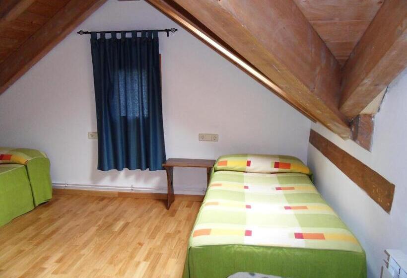 پانسیون Pensió I Apartaments La Bordeta