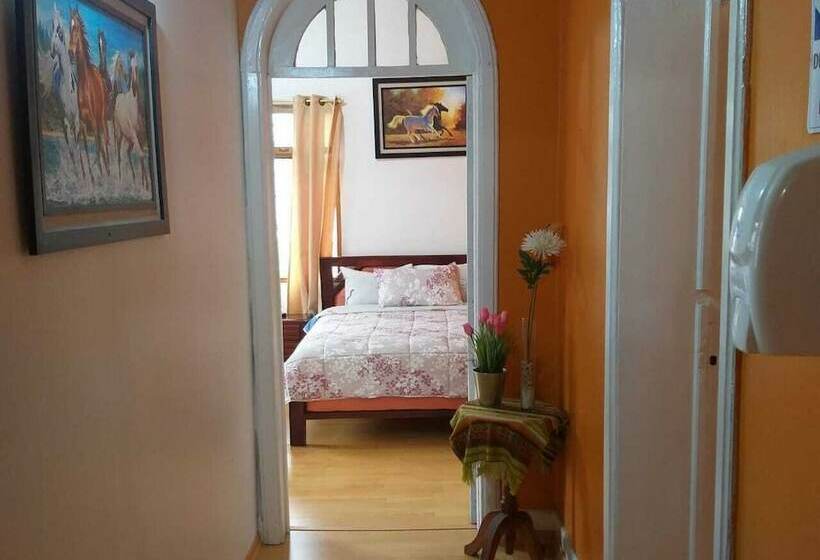 پانسیون Whipala Hostal