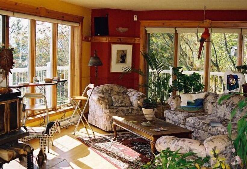 הוסטל Auberge Cap Aux Corbeaux
