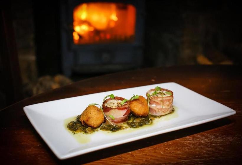 Общежитие The Plough Inn & Restaurant