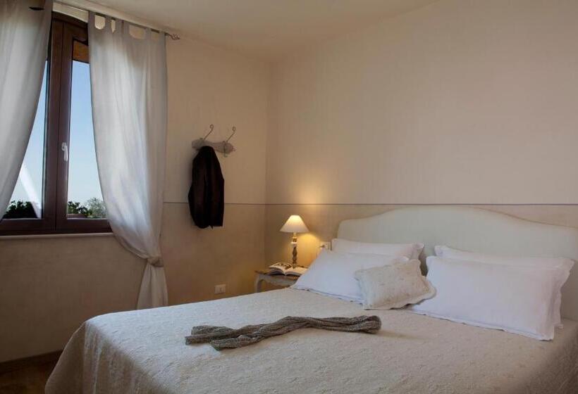 هتل Agriturismo Il Casale Del Lago