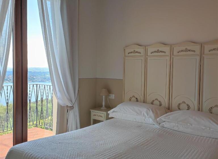 هتل Agriturismo Il Casale Del Lago