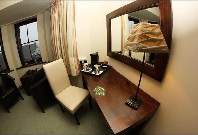 Пансион All The Twos Lodge