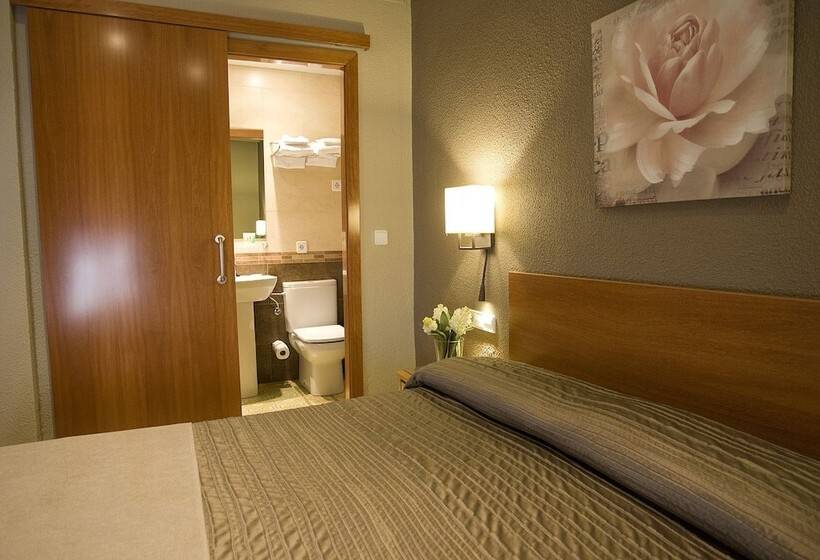 بنسيون Hostal Barris