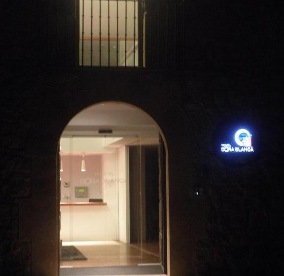 پانسیون Hostal Doña Blanca