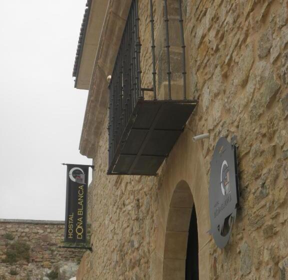 پانسیون Hostal Doña Blanca