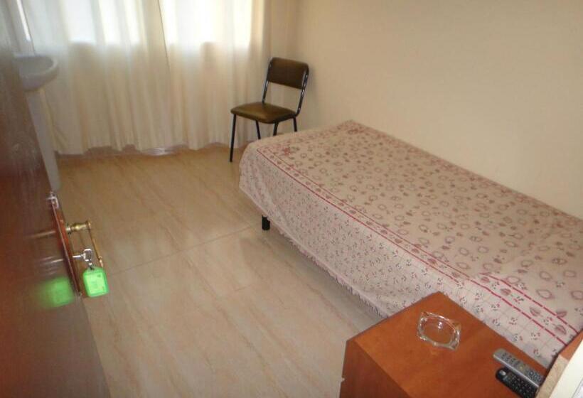 پانسیون Pensió Restaurant Llança